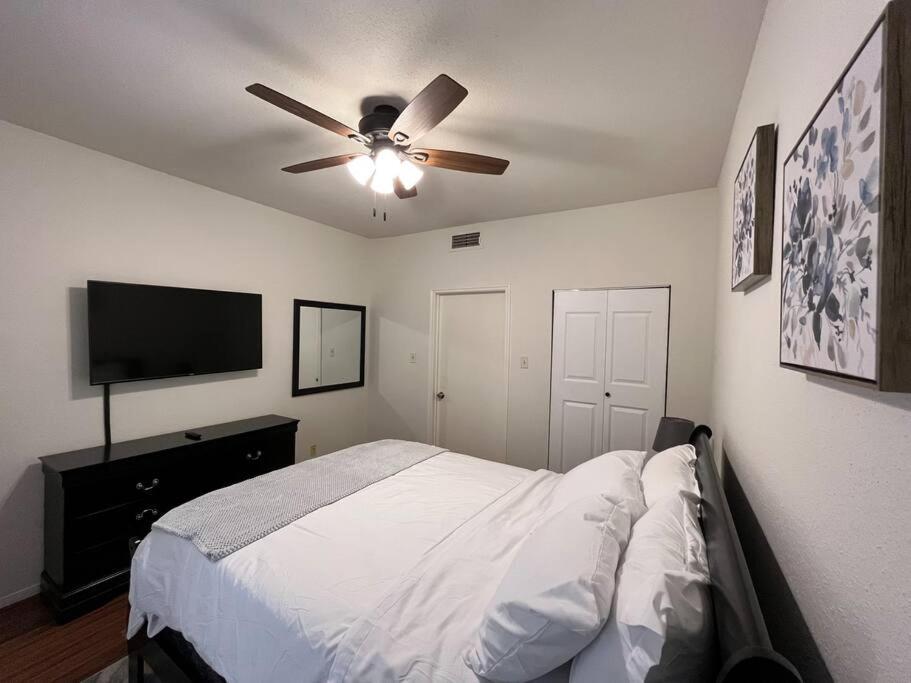 Home Away From Home-Cozy 2 Bdrm Condo/Med Cntr/Nrg Houston Exterior foto